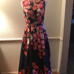 Floral Sleeveless Maxi Dress